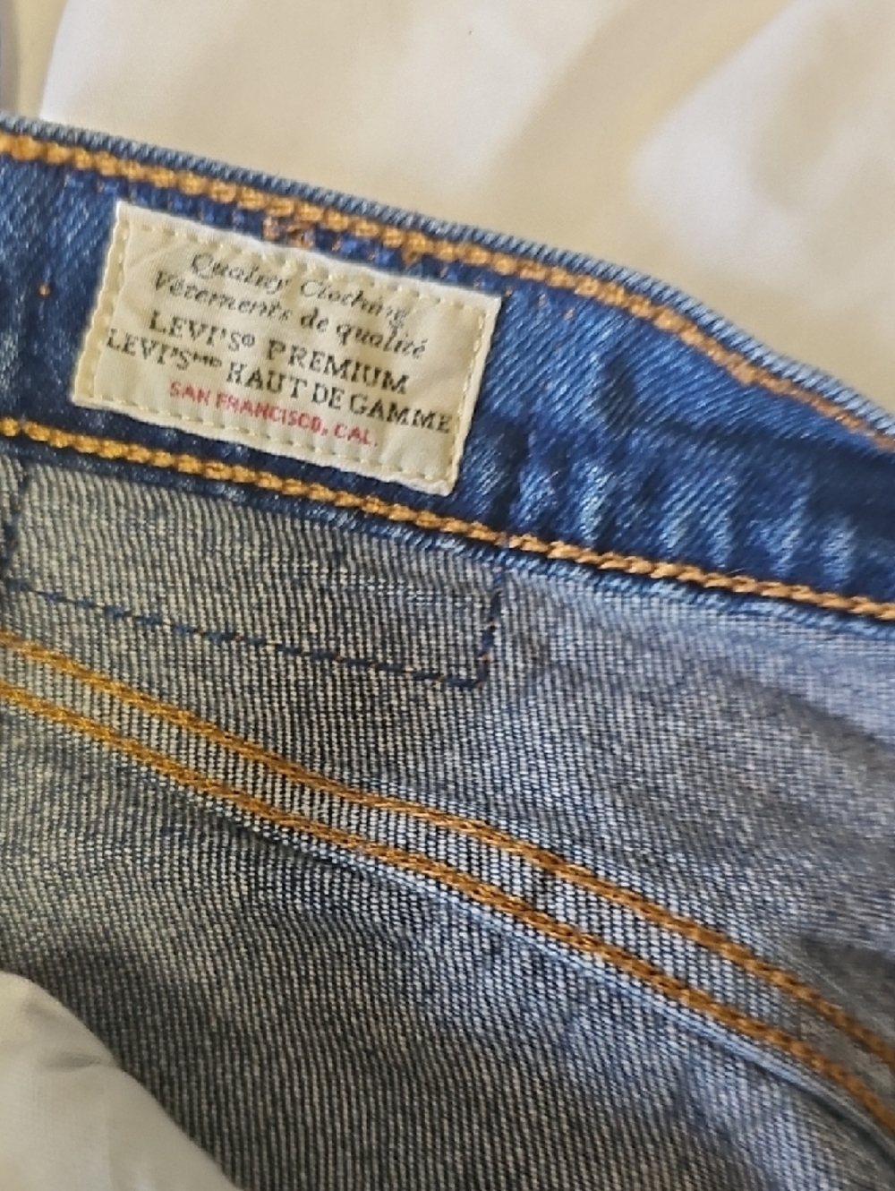 Levi's 501 Denim Jeans in Medium Blue - Picture 8 of 8